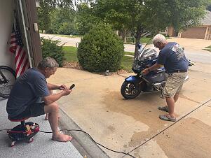 2025_08_0195 Cleaning the bikes at Steve's, Kansas City, Missouri, August 2025