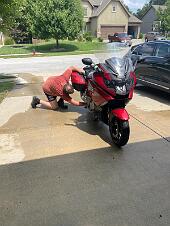 2025_08_0198 Cleaning the bikes at Steve's, Kansas City, Missouri, August 2025